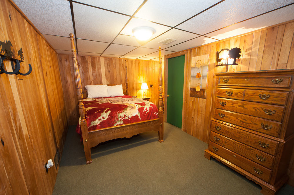 Log Cabin Lodge & Suites Jones Mills Экстерьер фото