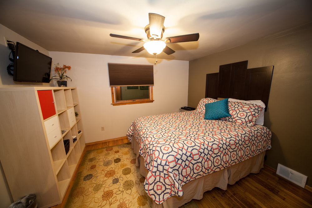 Log Cabin Lodge & Suites Jones Mills Экстерьер фото