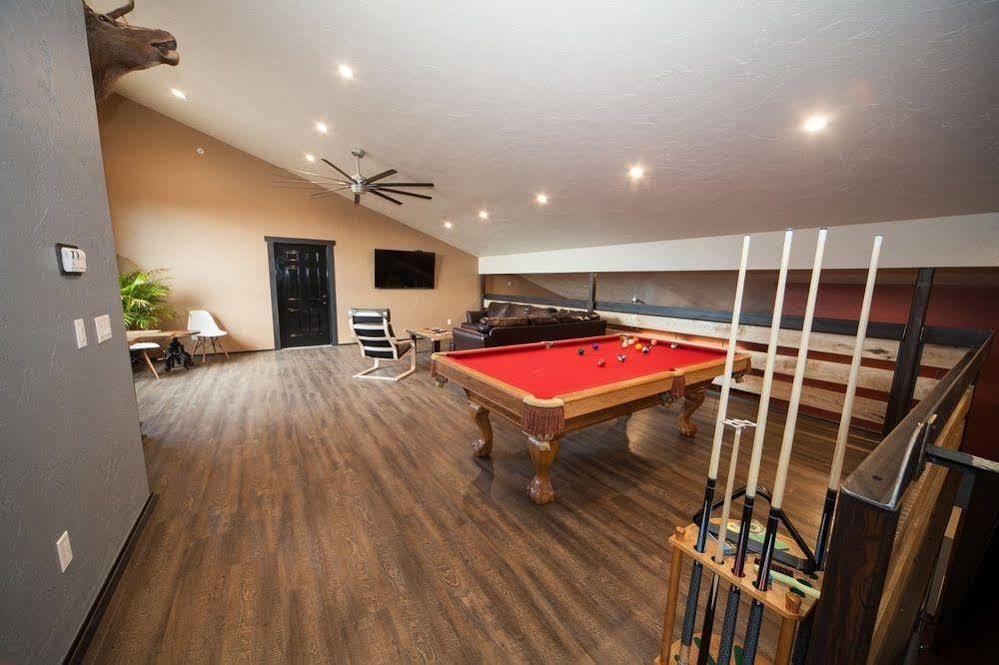 Log Cabin Lodge & Suites Jones Mills Экстерьер фото