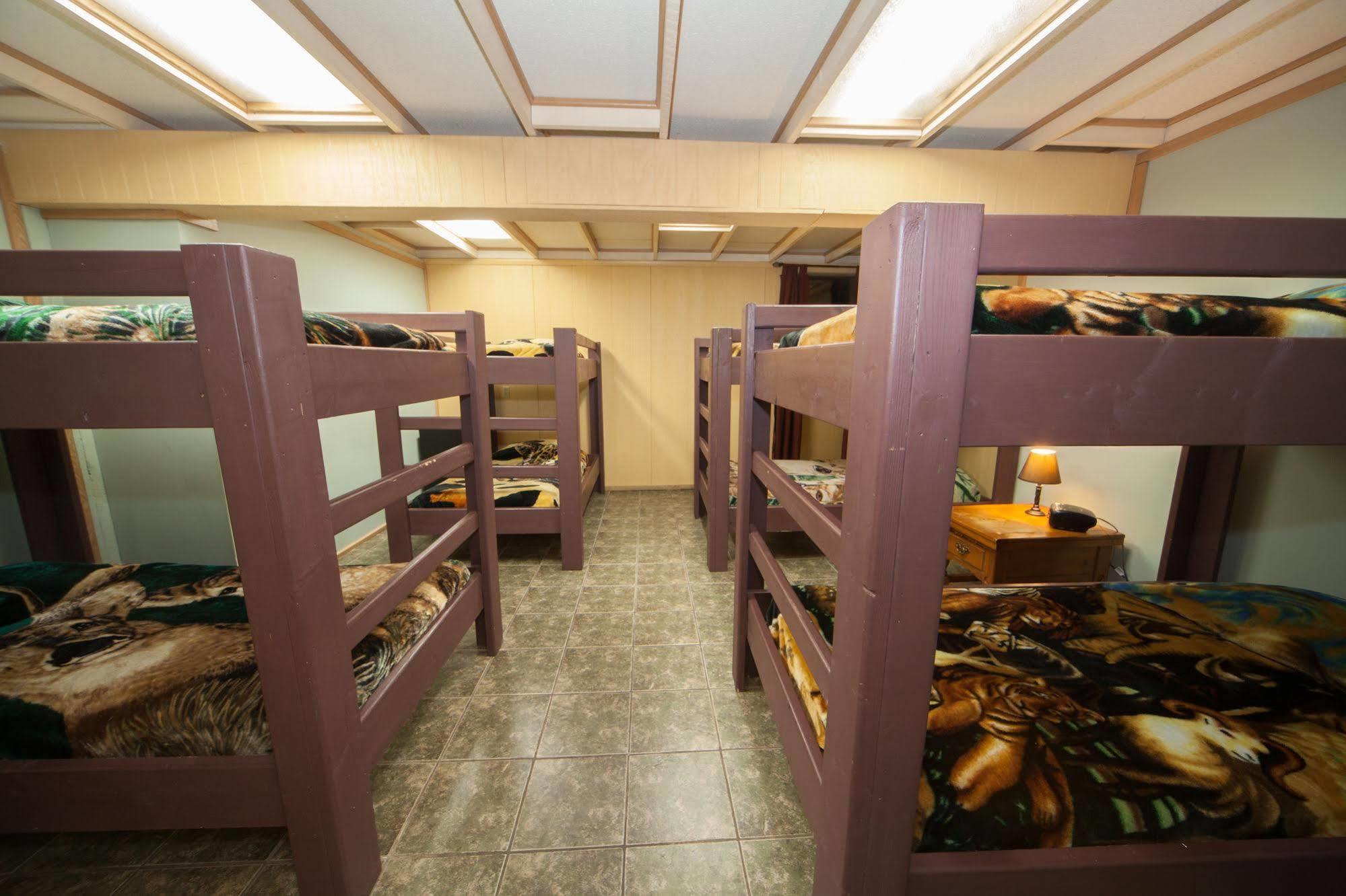 Log Cabin Lodge & Suites Jones Mills Экстерьер фото