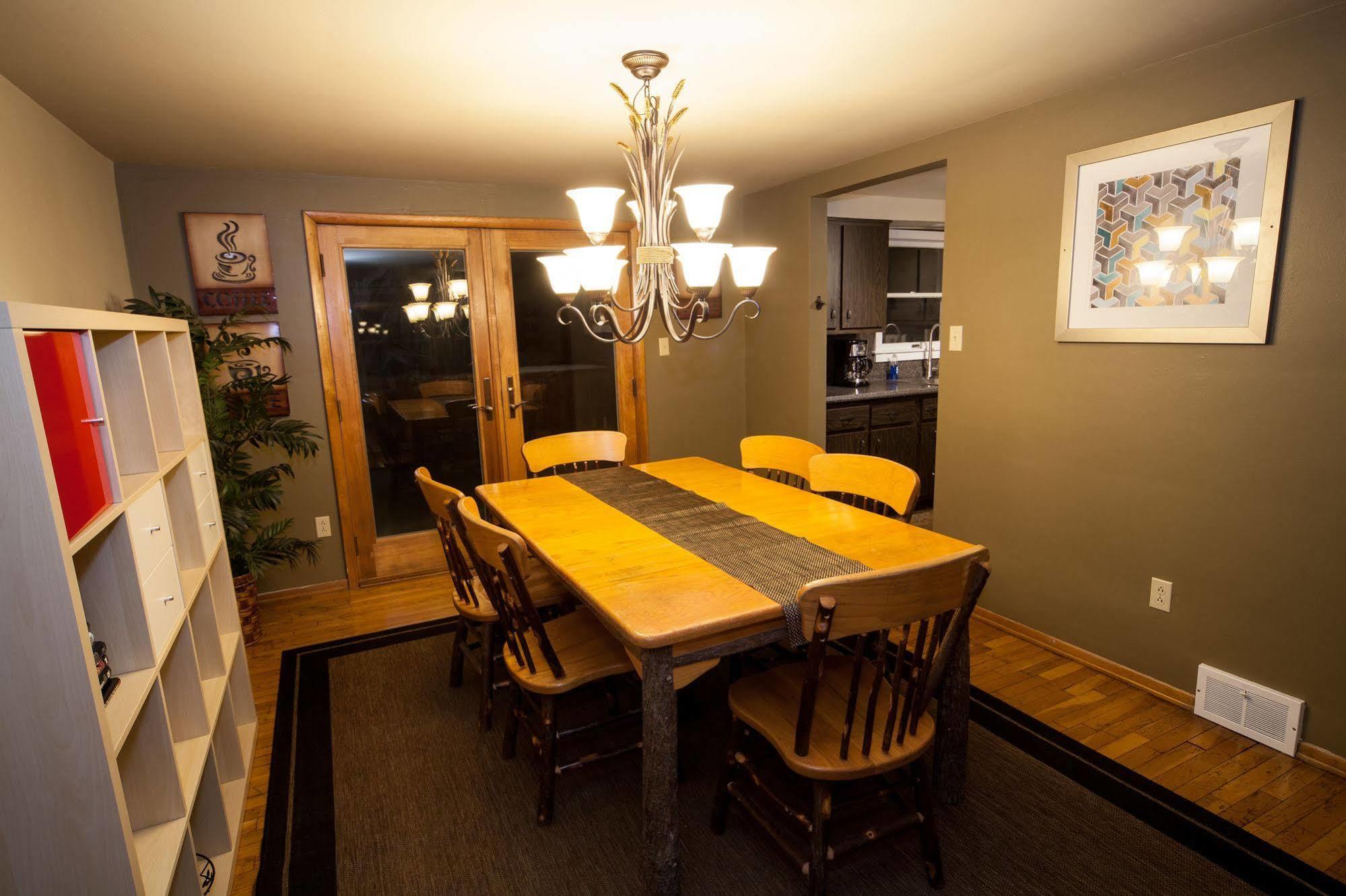 Log Cabin Lodge & Suites Jones Mills Экстерьер фото