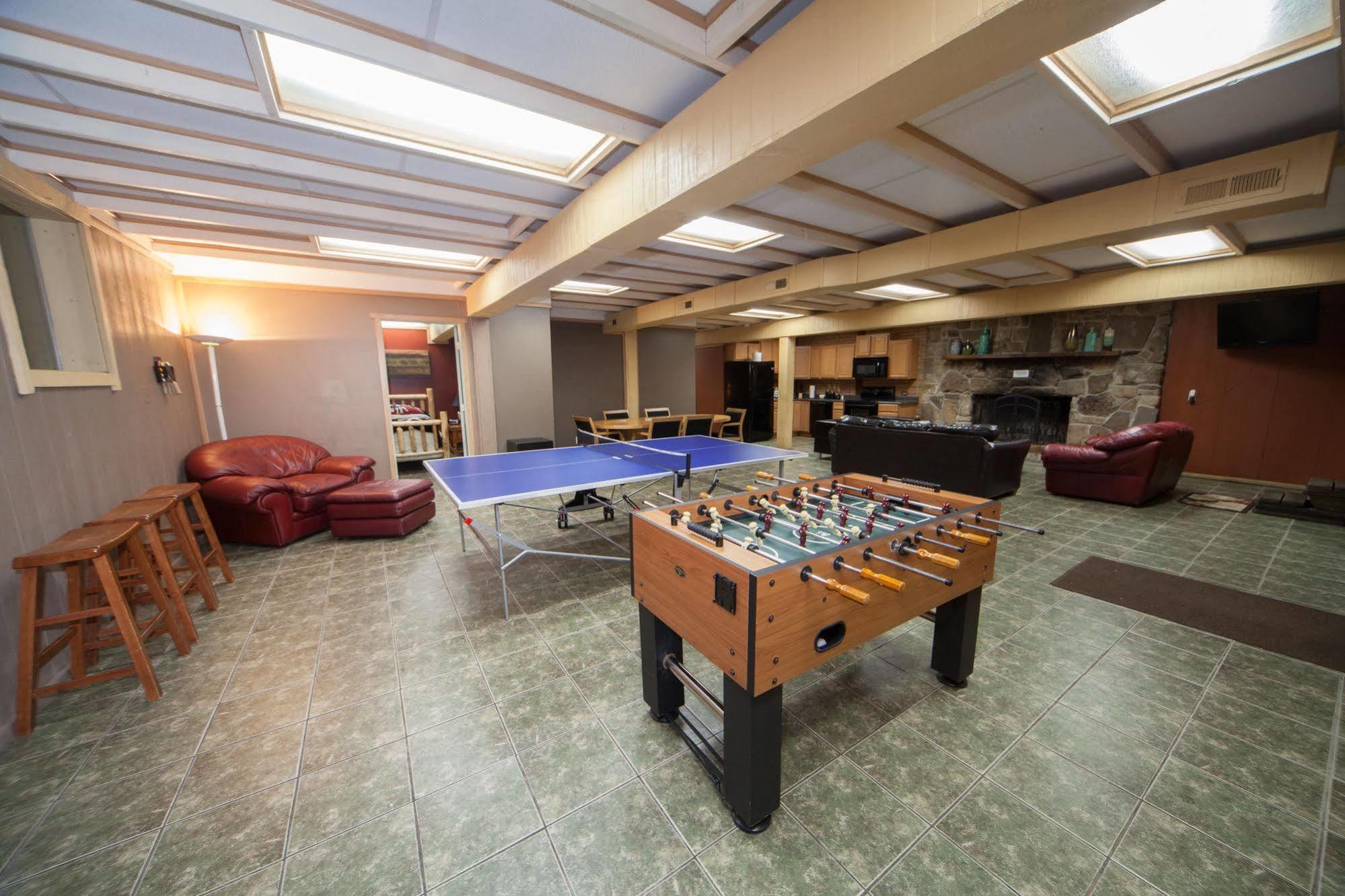 Log Cabin Lodge & Suites Jones Mills Экстерьер фото