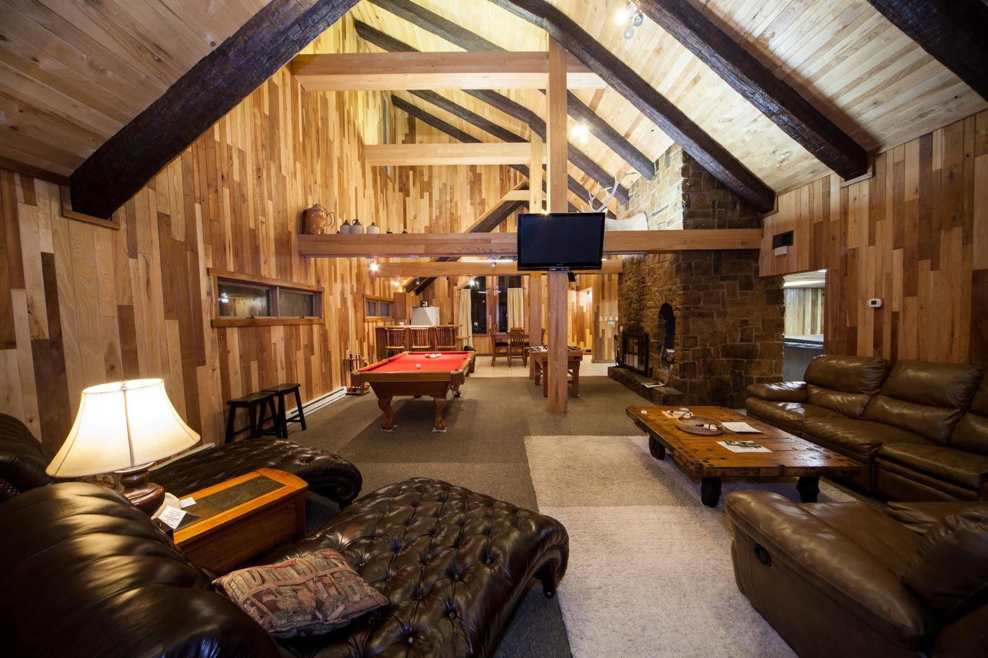 Log Cabin Lodge & Suites Jones Mills Экстерьер фото