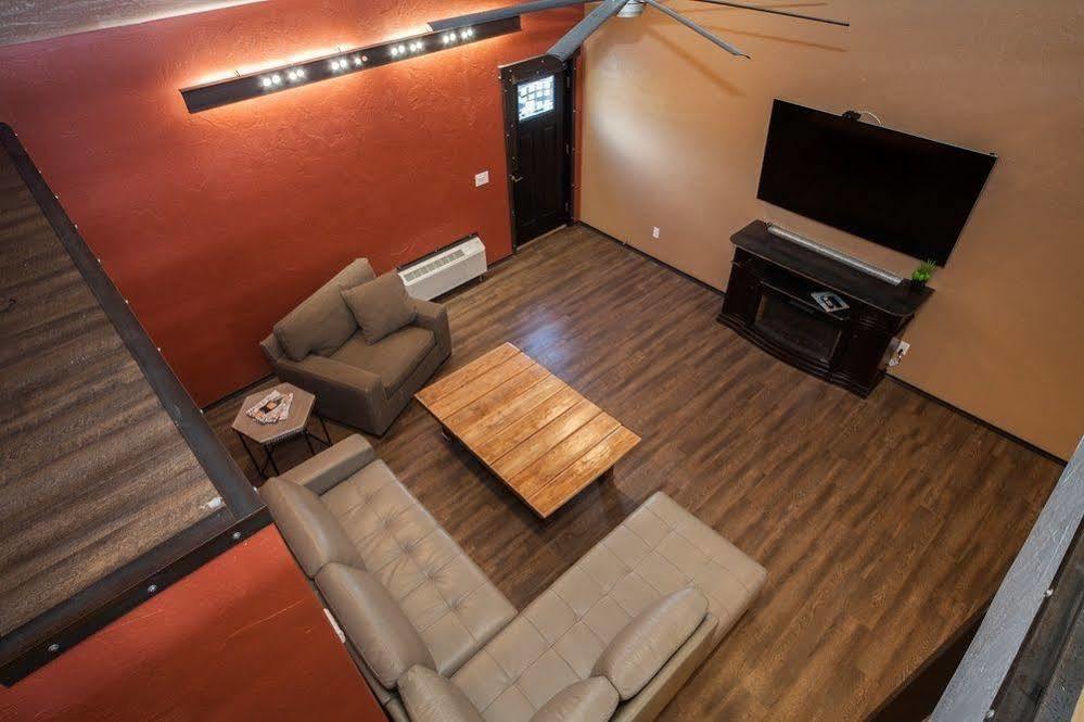 Log Cabin Lodge & Suites Jones Mills Экстерьер фото