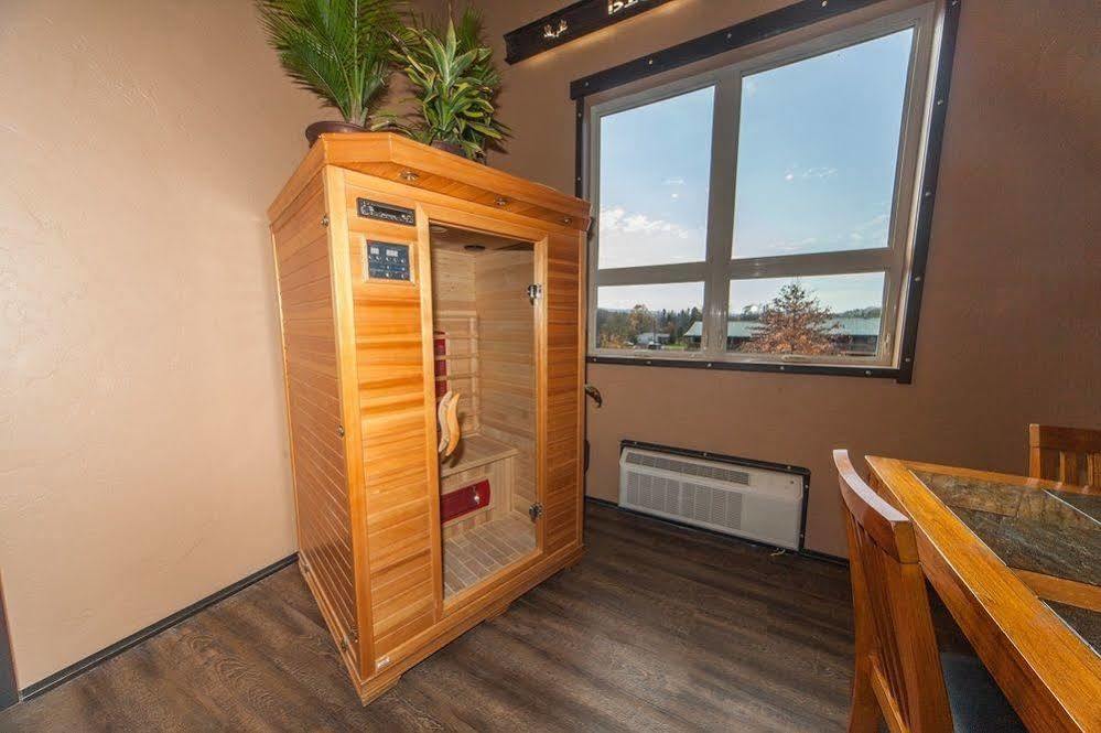 Log Cabin Lodge & Suites Jones Mills Экстерьер фото